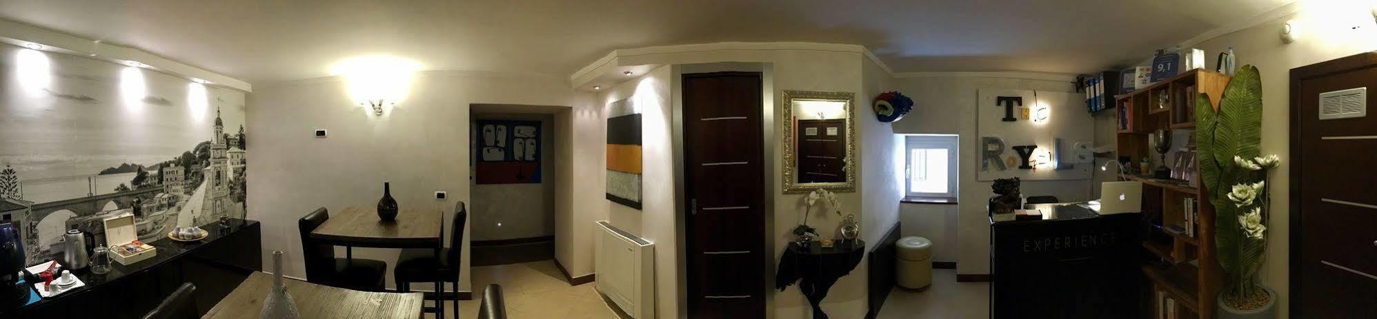 The Royals Experience Bed & Breakfast Napoli Dış mekan fotoğraf