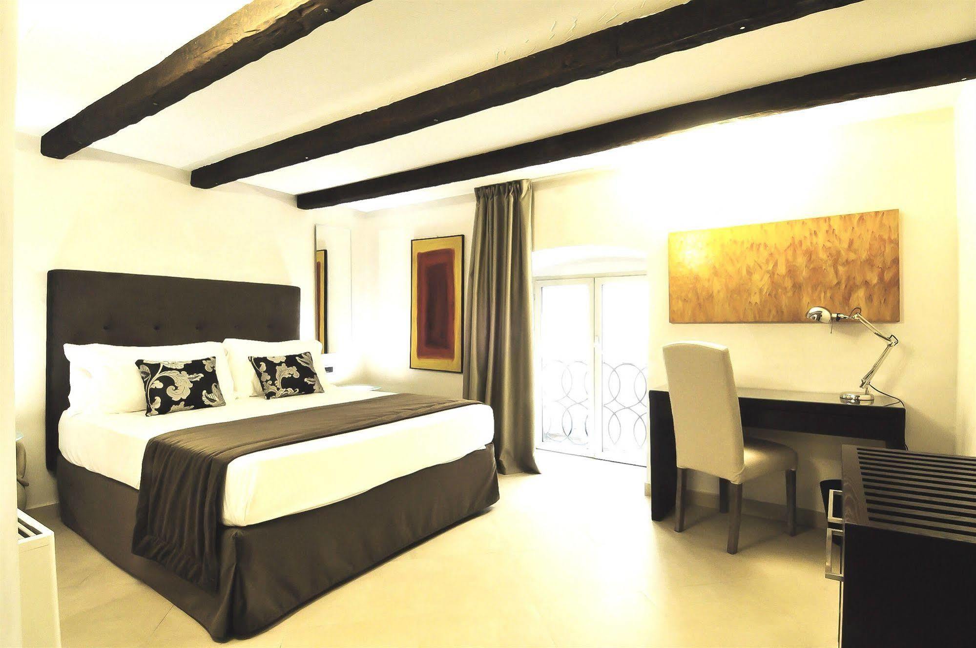 The Royals Experience Bed & Breakfast Napoli Dış mekan fotoğraf